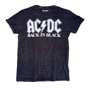 NWOT AC/DC BACK IN BLACK LOGO BAND TEE SHIRT // SIZE SMALL🖤